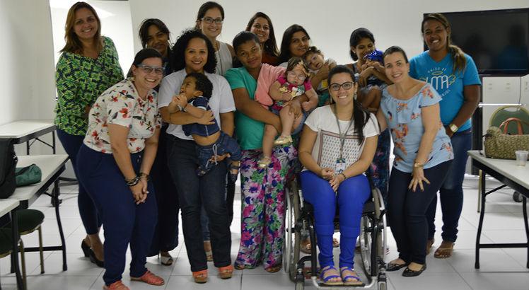 Imagem de reunião com famílias de crianças com síndrome congênita do zika vírus (Foto: Divulgação)