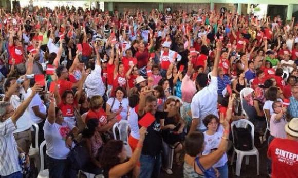 Professores decidiram retomar greve na próxima sexta-feira (29). Foto: Regina Viana/Jornal do Commercio.