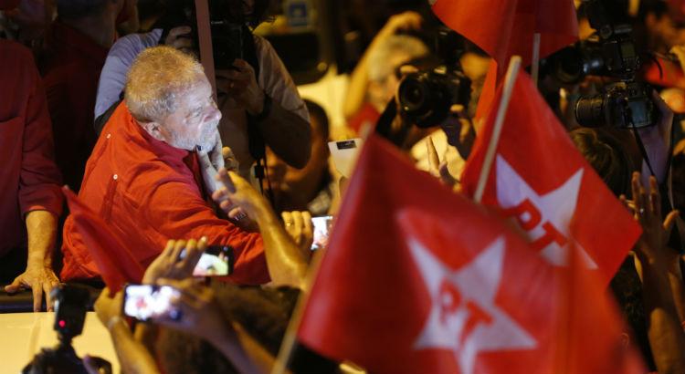 Lula na terra da Refinaria Abreu e Lima: “Tucano vai no ninho e ... - NE10