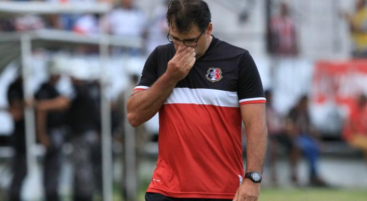 Martelotte deve repetir o time que empatou fora de casa com o Vila Nova. Foto: Guga Matos/JC Imagem