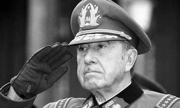 Pinochet morreu em 2006, sem ser julgado pelos crimes nem pelas violações de direitos humanos que cometeu durante a ditadura / Foto: arquivo