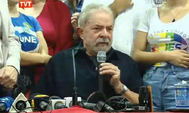 Se quiseram matar a jararaca, não bateram na cabeça, bateram no rabo, afirmou Lula na coletiva / Foto: Reprodução TV Brasil