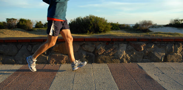 Uma rotina intensa de treinos deixa de ser saudável quando a dieta não está à altura do gasto calórico provocado pelo exercício (Foto: Free Images)