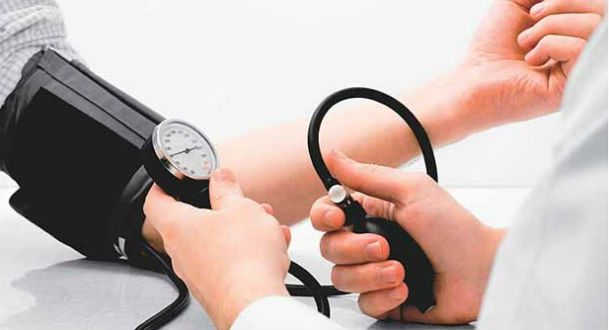 Aferição de pressão arterial está entre os serviços que serão oferecidos no Parque da Jaqueira (Foto: Divulgação)