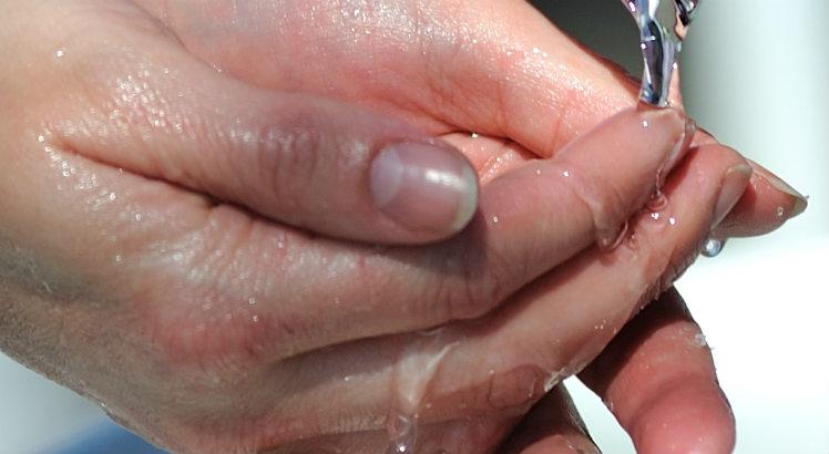 Hábito de higienizar as mãos pode prevenir diversas doenças, principalmente em pacientes com câncer (Foto ilustrativa: Free Images)