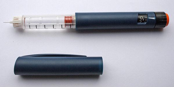Imagem ilustrativa de caneta de insulina para diabetes (Foto: Free Images)