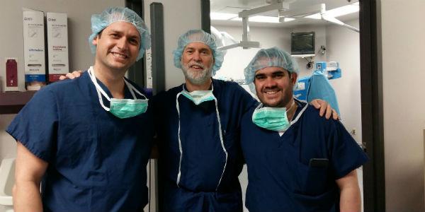 Imagem dos médicos Lúcio Maranhão, Francis Price e Bernardo Cavalcanti (Foto: Divulgação)