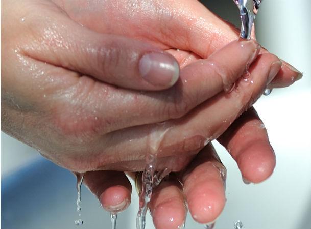 Higienização das mãos é importante para prevenir H1N1 e a infecção por outros vírus da influenza (Foto: Free Images)