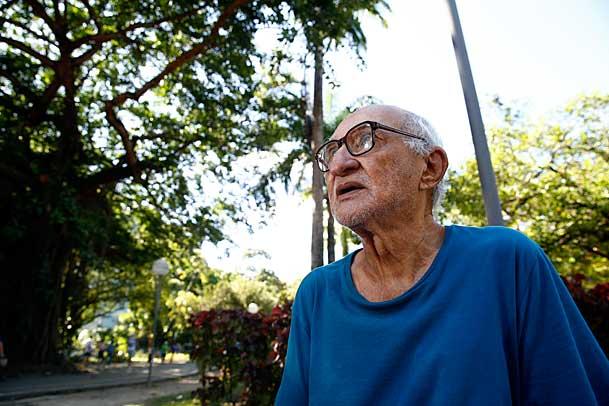 "No Recife, não há respeito no transporte coletivo. Gostaria de mais espaços ao ar livre, como parques bem localizados, que nos fazem sentir bem", comenta o comerciário aposentado Vicente Santana, 79 anos 