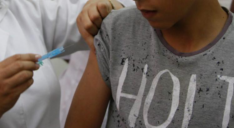 A imunização contra caxumba é feita com a vacina tríplice viral, que fornece proteção também contra rubéola e sarampo (Foto: Ricardo B. Labastier/JC Imagem) 