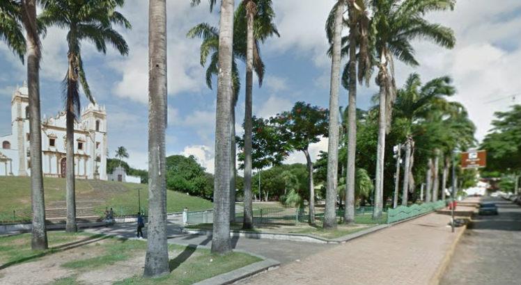 Atendimento de saúde para foliões funcionará na policlínica Barros Barreto, localizada na Praça do Carmo, bem no centro da folia (Foto: Reprodução / Google Street View)