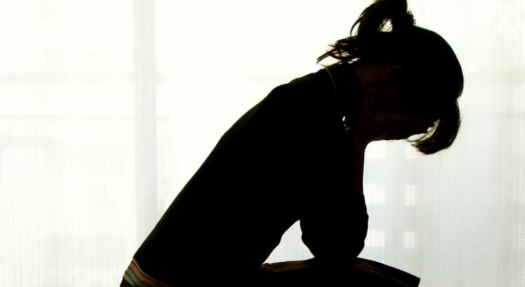 Entre os distúrbios psiquiátricos mais comumente associados às tentativas de suicídio, está a depressão (Foto: Free Images)