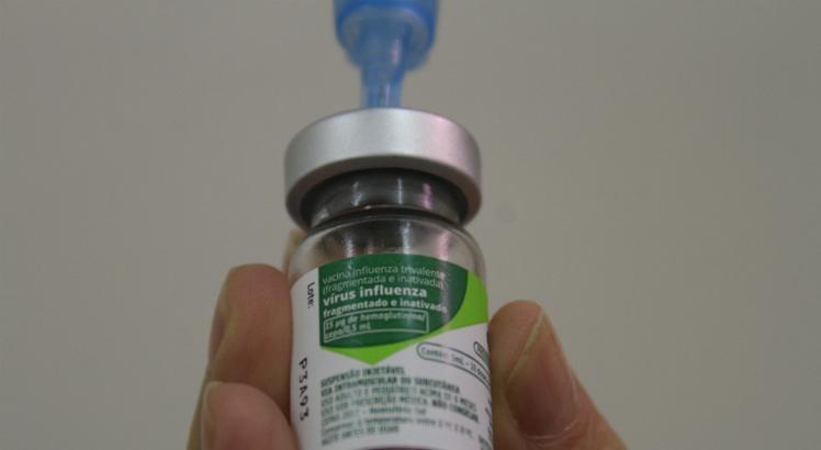 Em Pernambuco, a ampliação da oferta da vacina da gripe para a população em geral dependerá do envio de novas doses pelo Ministério da Saúde (Foto: Bobby Fabisak/JC Imagem)