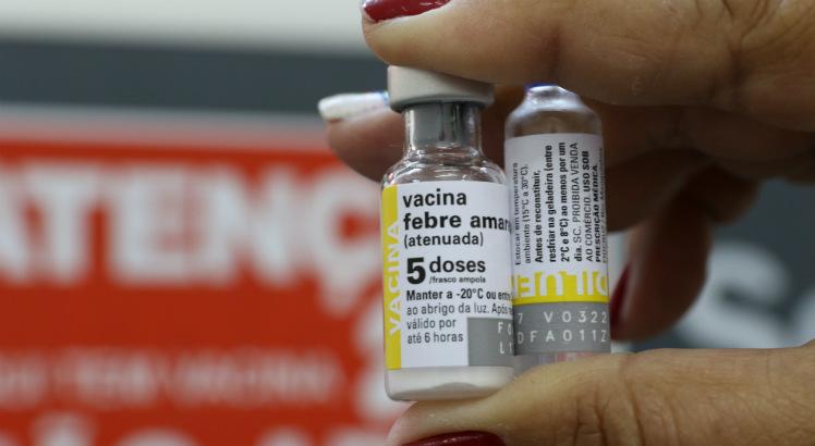A vacina é a principal ferramenta de prevenção e controle da febre amarela (Foto: Bobby Fabisak/JC Imagem)