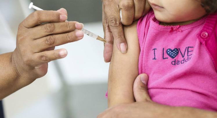 A campanha deste ano é indiscriminada. Por isso, todas as crianças, na faixa etária estabelecida pela mobilização, devem se proteger, independentemente da situação vacinal (Foto: Marcelo Camargo/Agência Brasil)