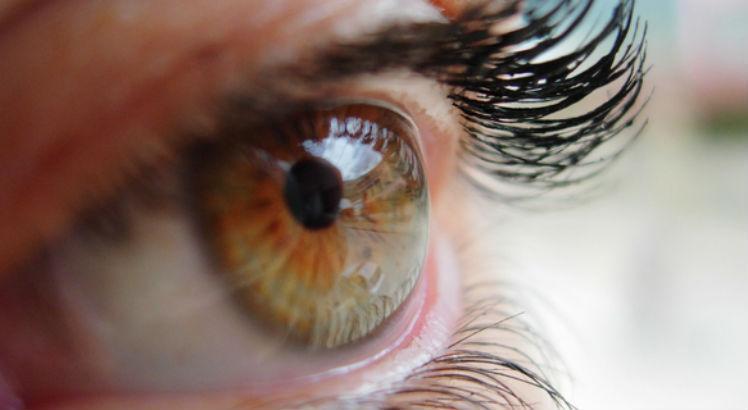 O glaucoma é uma doença ocular que provoca lesão no nervo óptico e campo visual, podendo levar à cegueira (Foto: Free Images) 