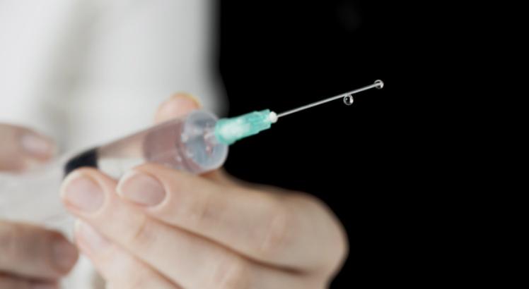 Com apoio não reembolsável de R$ 120 milhões do BNDES por meio de duas operações, o Butantan desenvolveu uma vacina que está na fase 3 de pesquisa clínica, a última antes da solicitação de registro (Foto ilustrativa: Freepik)
