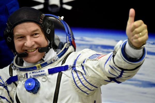 Olha a cara de alegria de quem vai passar seis meses no espaço - Foto: Divulgação