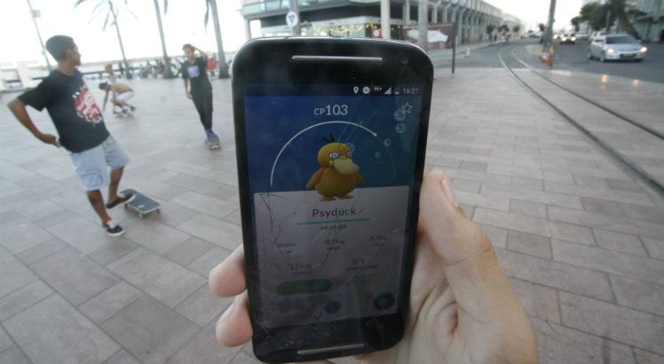 No Recife, mestres Pokémon já 'bateram o ponto' no Marco Zero. Foto: Ricardo B. Labastier/JC Imagem