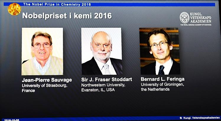Os vencedores do Nobel de Química 2016: Jean-Pierre Sauvage, J Fraser Stoddart e Bernard L Feringa. AFP / JONATHAN NACKSTRAND