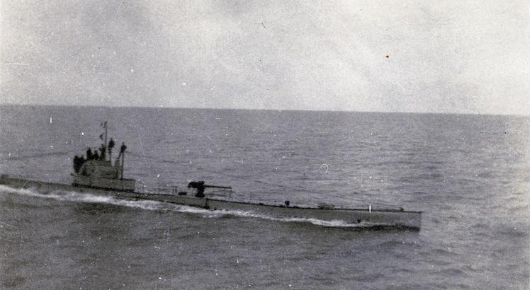 Foto tirada em 1916 do submarino alemão encontrado na Bélgica. AFP PHOTO / Historial de Péronne / STR