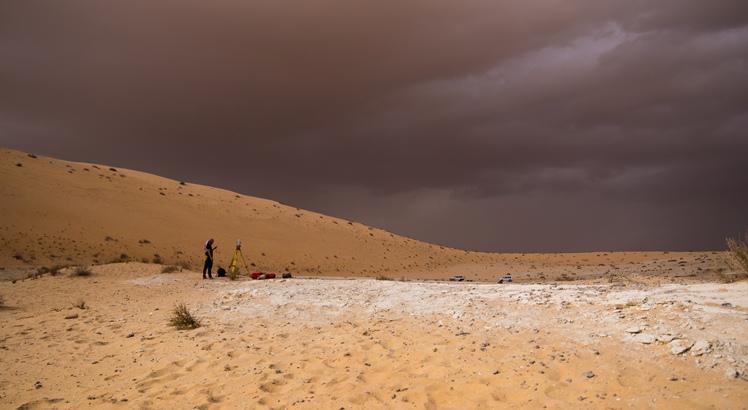 Sítio em Al Wusta onde foram encontrados os fósseis (AFP PHOTO /University of Oxford/Max Planck Institute/Klint JANULIS)