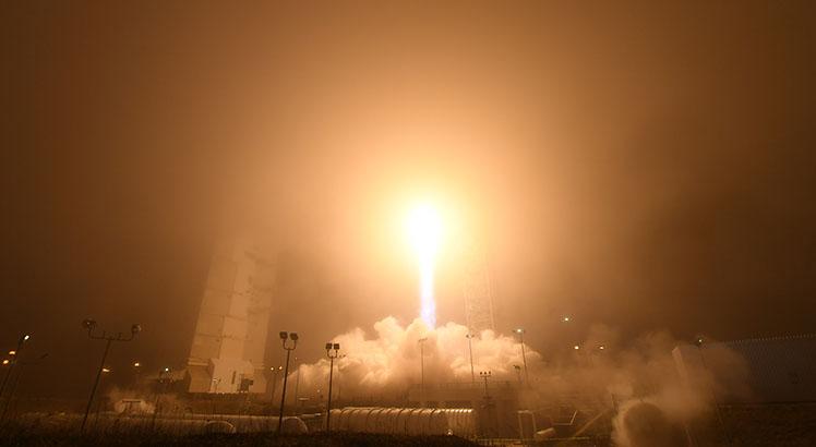 Lançamento da sonda InSight (AFP PHOTO / Robyn Beck)