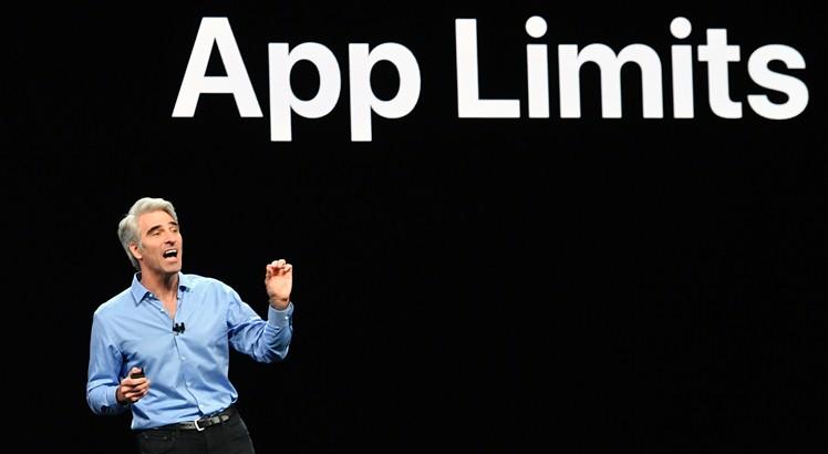 Craig Federighi, diretor da Apple responsável pelos sistemas operacionais, durante a WWDC (AFP PHOTO / Josh Edelson)
