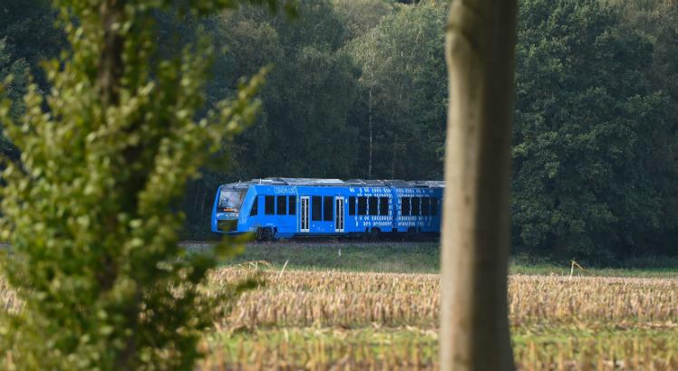 Trem movido a hidrogênio, da fabricante francesa de trens Alstom (Foto: Patrik Stollarz/ AFP)