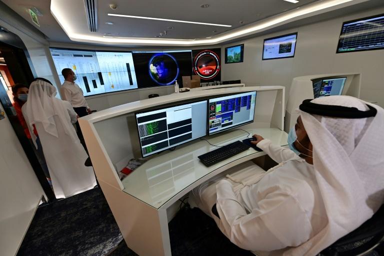 Sala de controle da Missão Marte no Centro Espacial Mohamed Bin Rashid Space Centre em Dubai. Foto: AFP