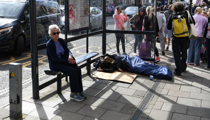 Número de sem-teto no Reino Unido subiu para 300 mil em 2017 (Imagem: Paul Ellis / AFP)