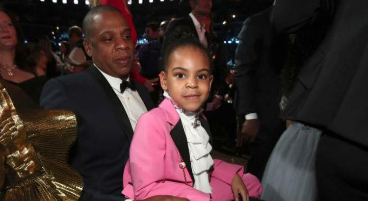 Blue Ivy e o pai, Jay-Z, estiveram na plateia do Grammy Awards
