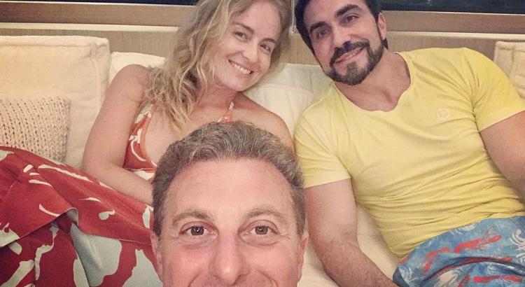 Luciano Huck fez selfie com Angélica e padre Fábio de Melo - Foto: reprodução do Instagram