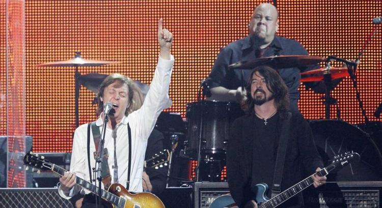 Paul McCartney e Dave Grohl - Foto: Mario Anzuoni/Reuters