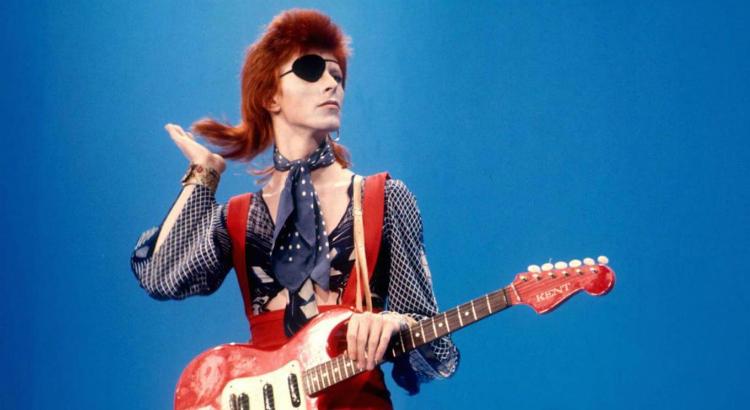 Sabendo que a sua morte não iria demorar, David Bowie preparou uma série de lançamentos póstumos (Imagem: Reprodução)