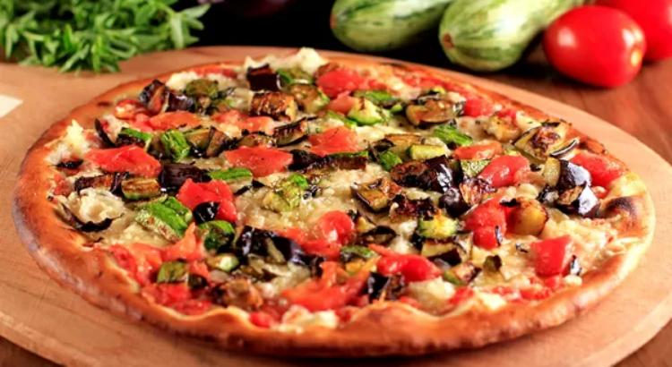 O Eat's oferece opções de pizzas veganas no bairro das Graças (Imagem: Reprodução)