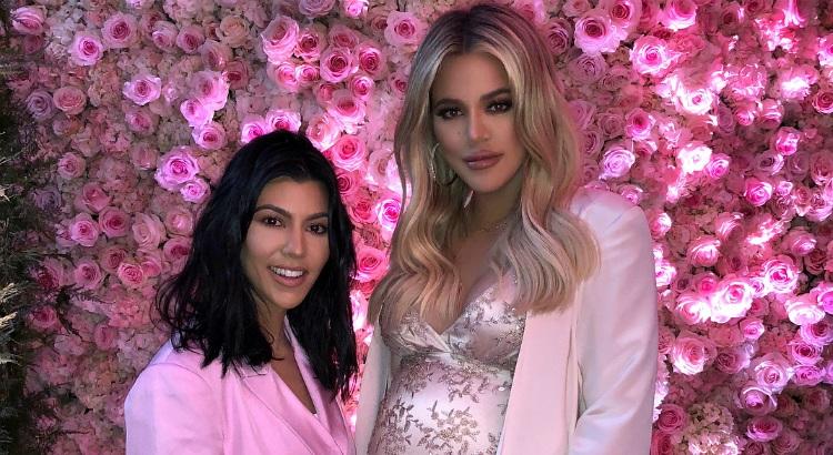 Kourtney com a irmã, Khloé Kardashian - Foto: reprodução do Instagram
