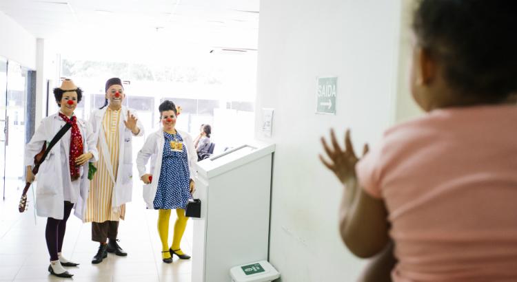 Doutores da Alegria em ação no Hospital Barão de Lucena (Foto: Lana Pinho / Divulgação)