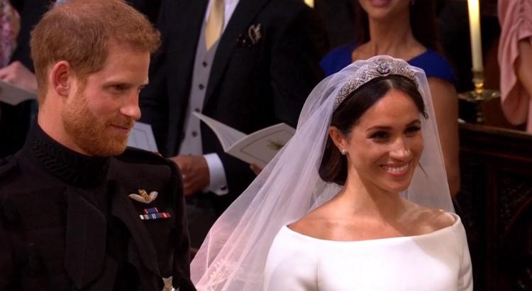 Casamento real: Príncipe Harry e Meghan Markle no altar (Imagem: Reprodução)