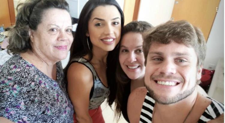 Paula visita família de Breno em Goiás (Imagem: Reprodução)