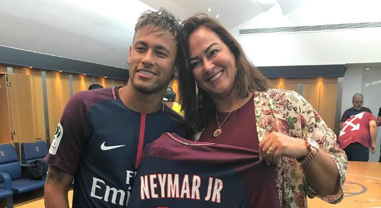 Neymar e sua mãe, Nadine Gonçalves (Imagem: Reprodução)
