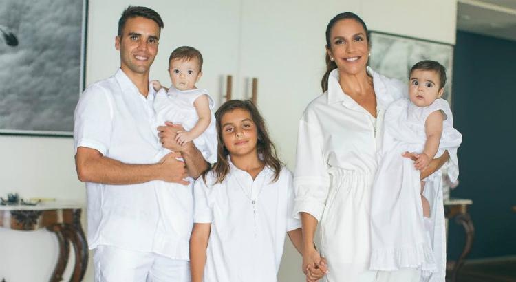 Ivete Sangalo com o maridão Daniel Cady e os filhos (Imagem: Reprodução / Instagram)