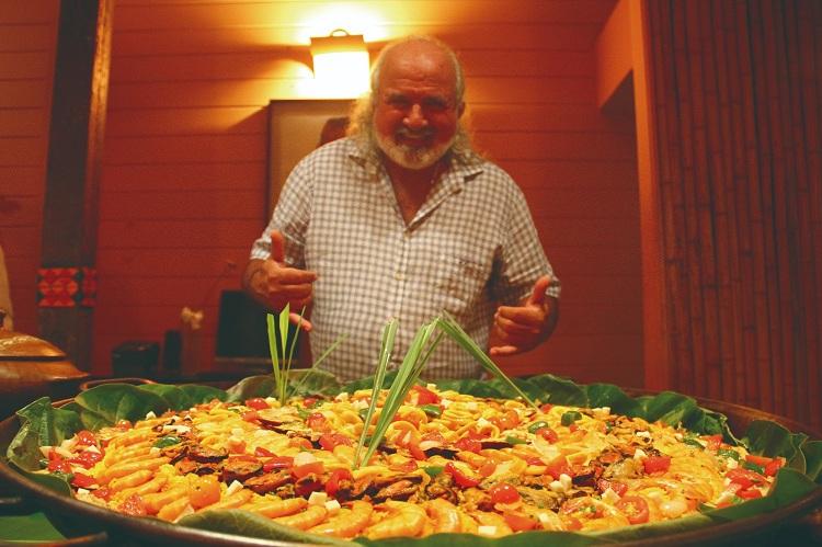 Zé Maria Sultanum é atração junto aos seus 18 pratos; entre eles, a paella, na foto - Foto: Zé Henrique Moura / Divulgação