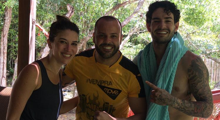 Rebeca Abravanel e Alexandre Pato ao lado do personal trainer Alexandro (Imagem: Reprodução / Instagram)
