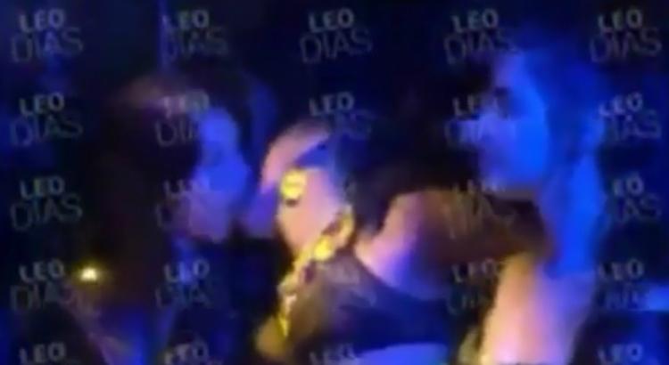 Anitta grava clipe beijando duas modelos. Foto: Reprodução/Instagram