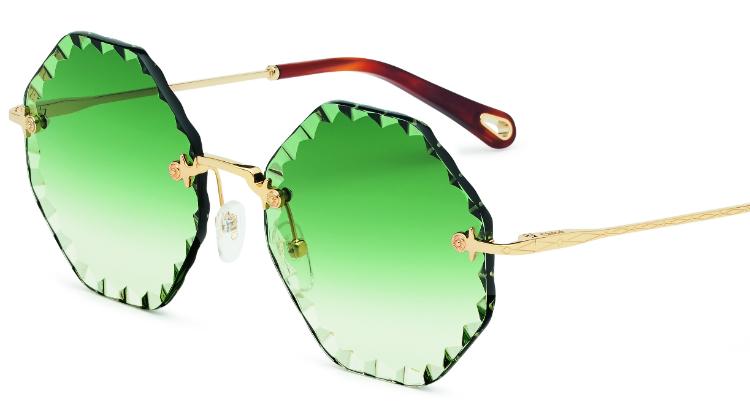 Modelo da Chloé tem as lentes esverdeadas em degradê e trabalhadas nas bordas - Foto: Divulgação