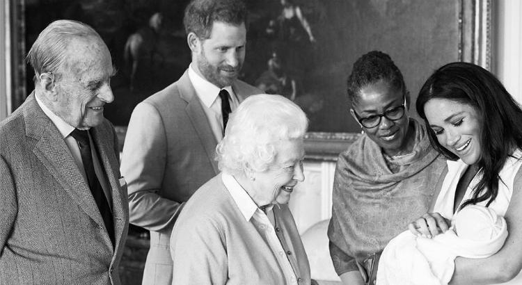 Bebê Real: Elizabeth II conhece seu oitavo bisteno filho do príncipe Harry com Meghan Markle dstk (Imagem: Reprodução / Instagram @sussexroyal / Chris Allerton)