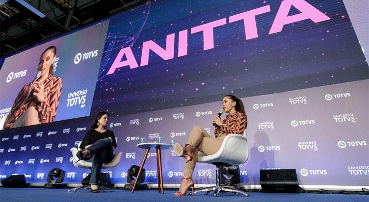 Anitta foi a responsável pela palestra de encerramento de evento de tecnologia e negócios, em São Paulo. Fotos: Divulgação
