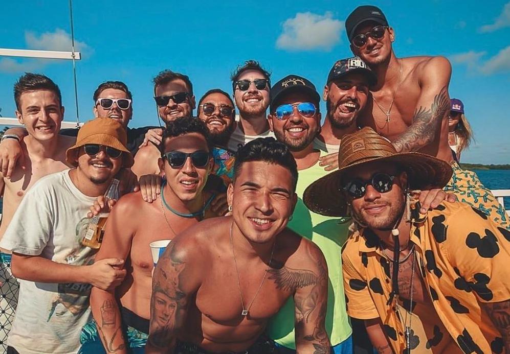 Neymar e os "parças" (Imagem: Reprodução / Instagram)