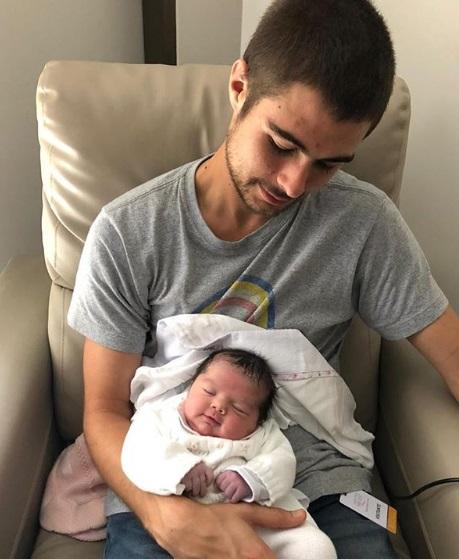 Rafa Vitti com a primeira filha (Foto: Reprodução/Instagram)